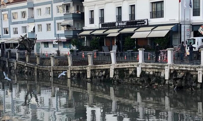 SAFRAN DERESİNDE İSTİNAT DUVARI ÇÖKTÜ