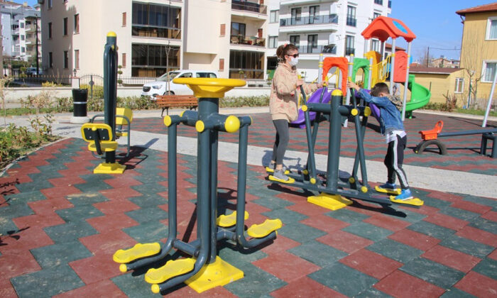 BARIŞ MANÇO SOKAĞINA YENİ PARK YAPILDI