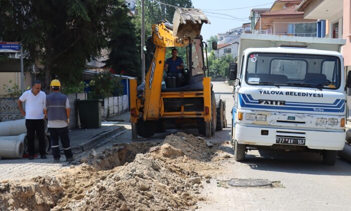 HATLAR YENİLENİYOR, YOLLAR YAPILIYOR