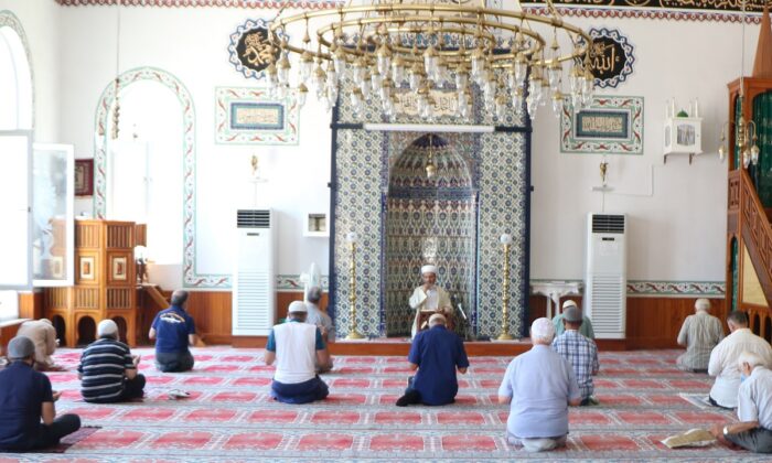 ÇINARCIK’TA ŞEHİTLERİMİZ İÇİN MEVLİT OKUTULDU