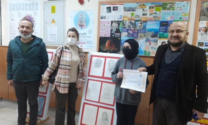 BAŞARILI ÖĞRENCİNİN SERGİSİ AÇILDI