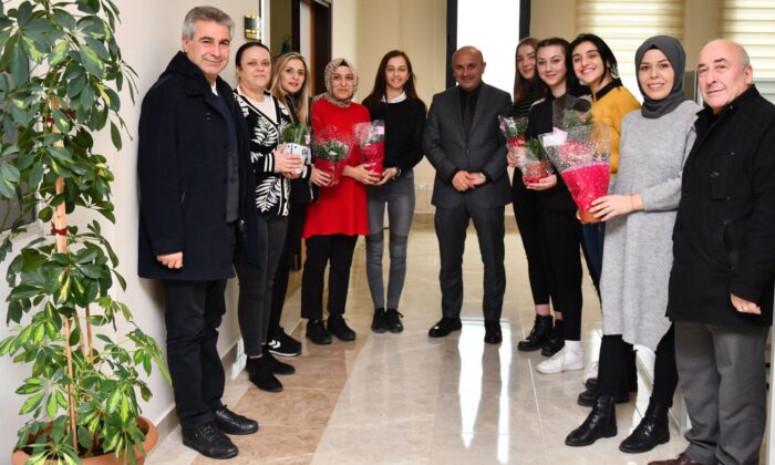 ORAL, ‘KADIN GELECEK NESİLLERİN TEMİNATIDIR’