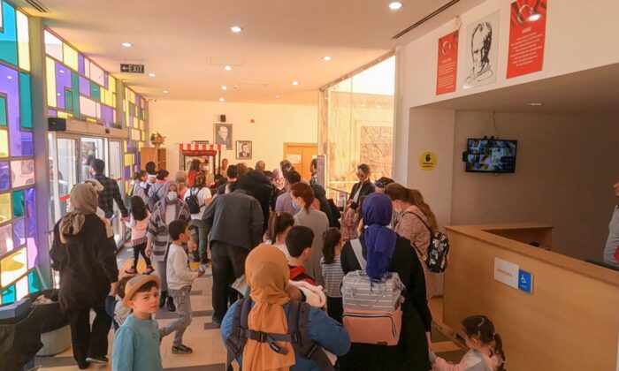 ÇOCUKLAR EĞLENMEYE DEVAM EDİYOR