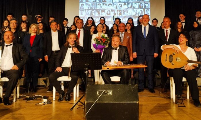 BAŞKAN SOYER ÖĞRENCİLERİ YALNIZ BIRAKMADI