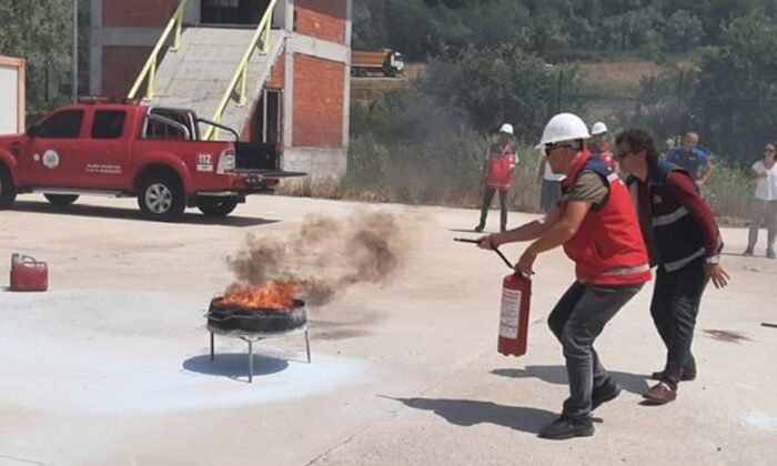 İTFAİYE MÜDÜRLÜĞÜNDEN EĞİTİMLERE DEVAM