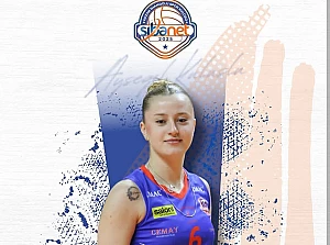 YALOVALI AYŞEGÜL DİKKAT ÇEKİYOR