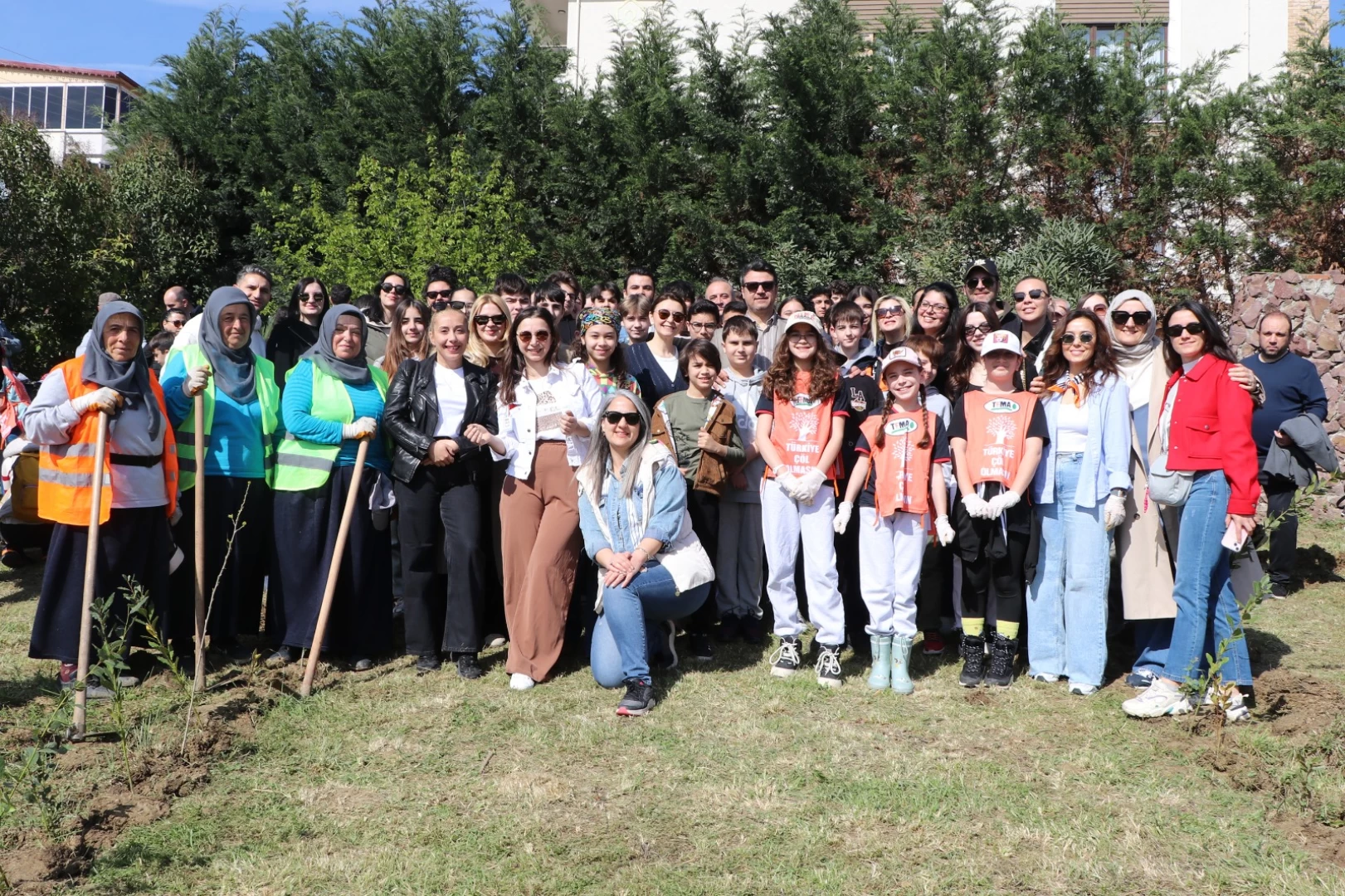 400 ÖĞRENCİDEN 400 FİDAN