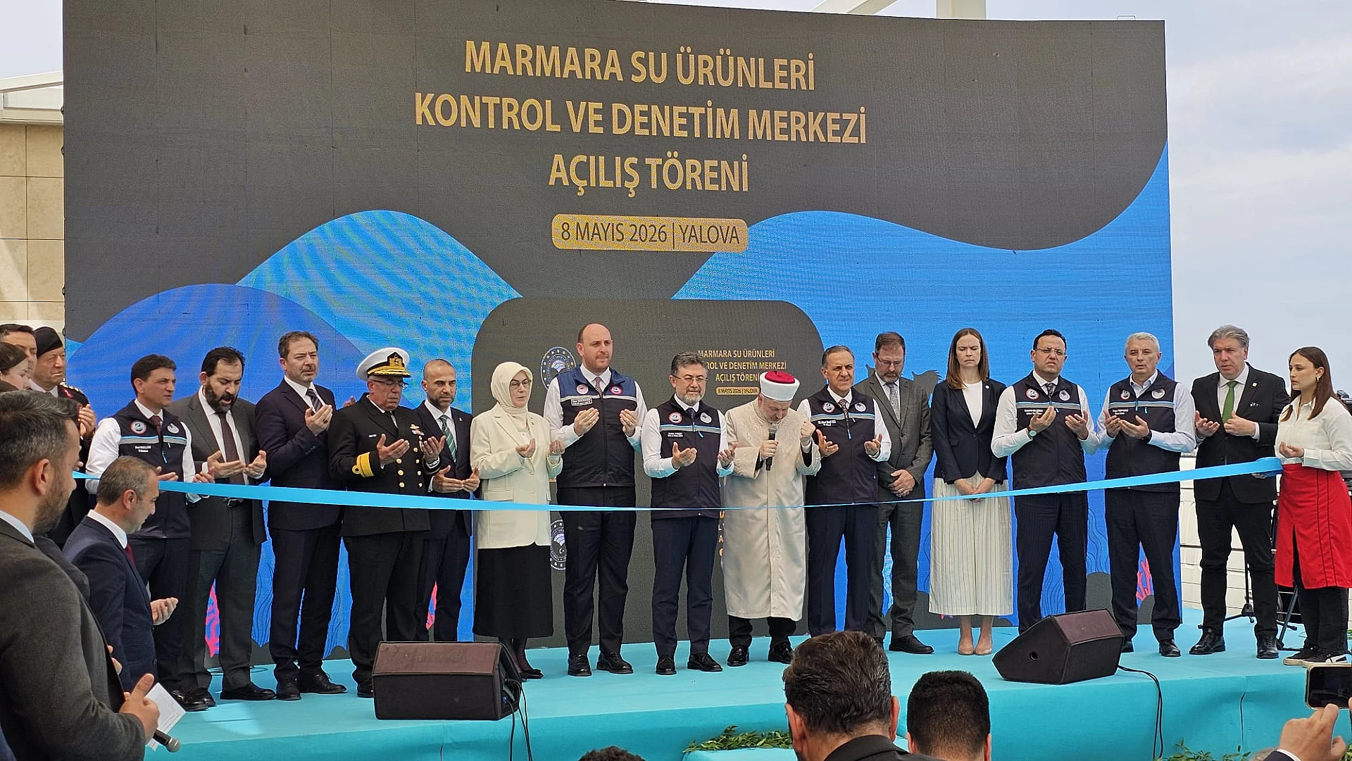 BAKAN YUMAKLI YALOVA'DAYDI