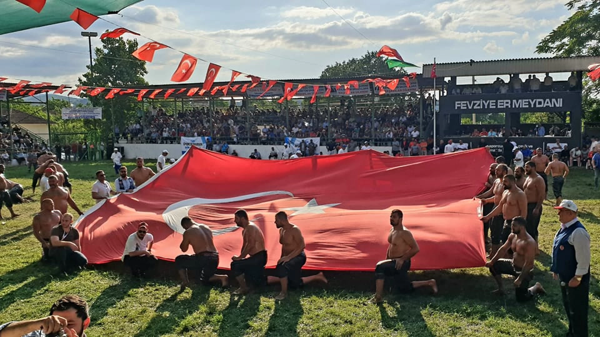 FEVZİYE ER MEYDANI YENİDEN CANLANIYOR