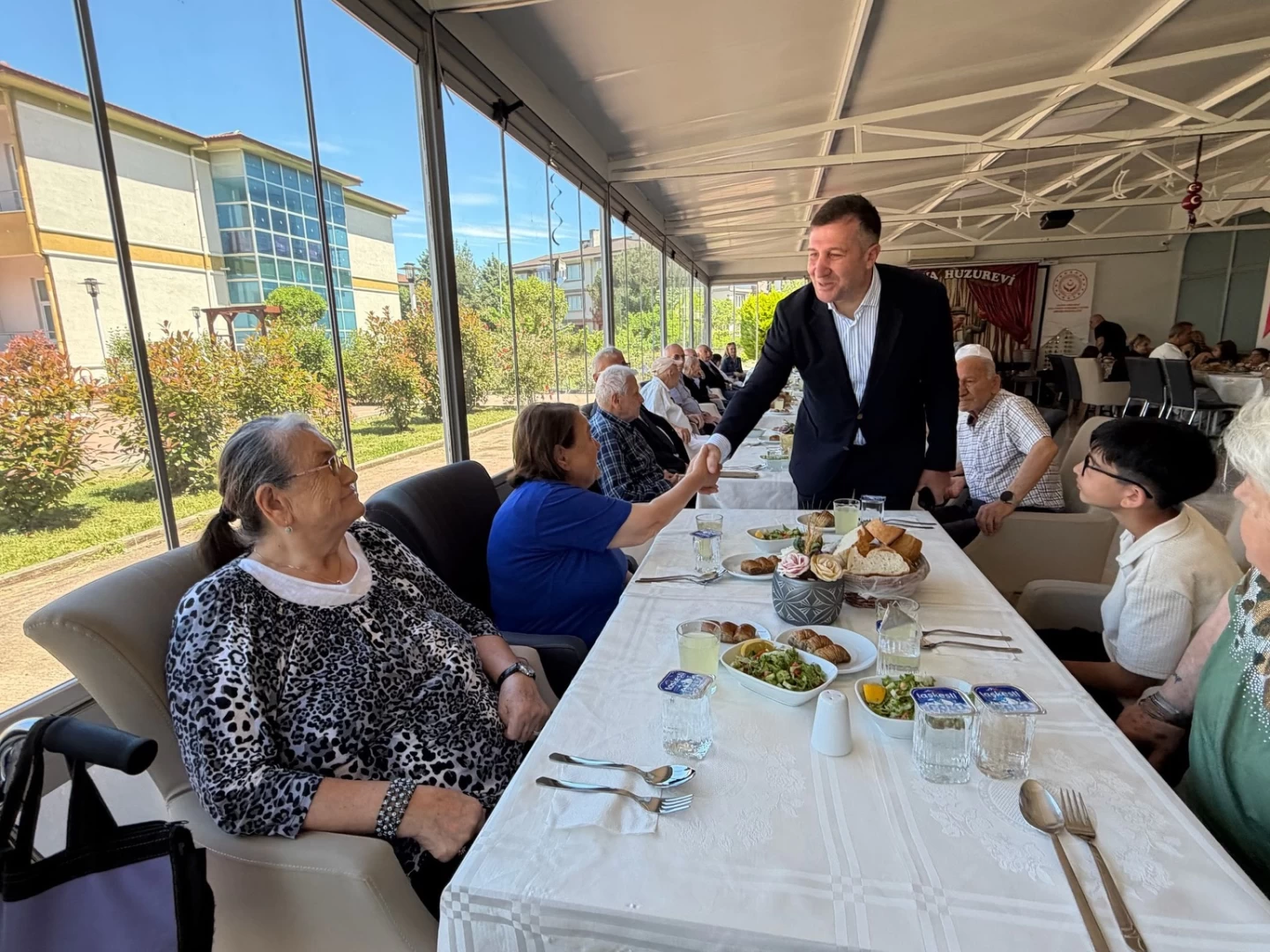 BAYRAMDA YAŞLILAR UNUTULMADI