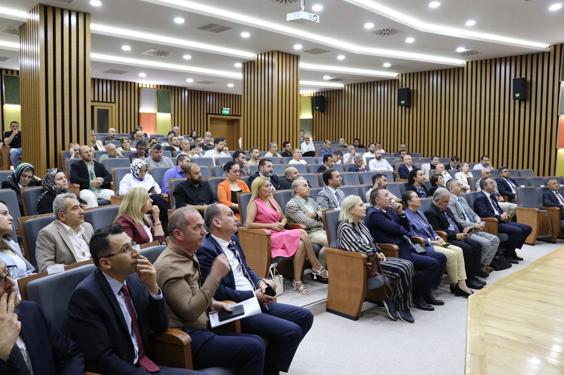 SANAYİ VE TEKNOLOJİNİN GÜNDEMİ YALOVA OSB'DE KONUŞULDU