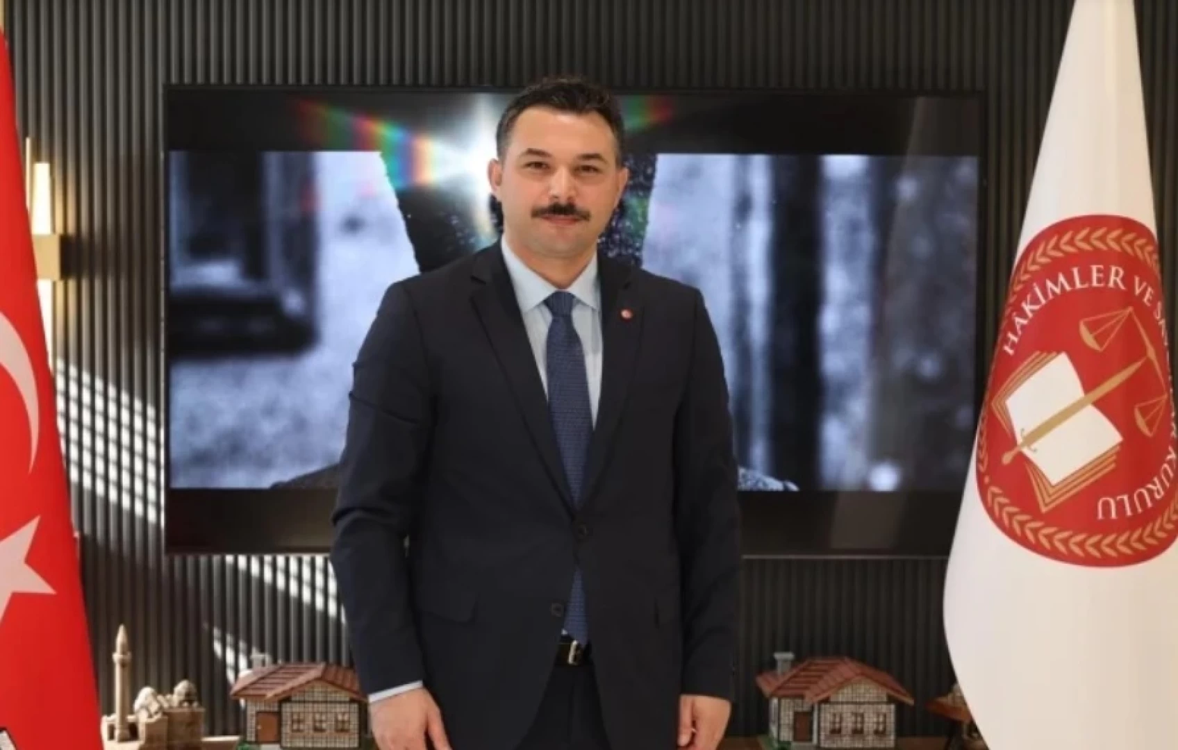 BAŞSAVCI DEĞİŞTİ!