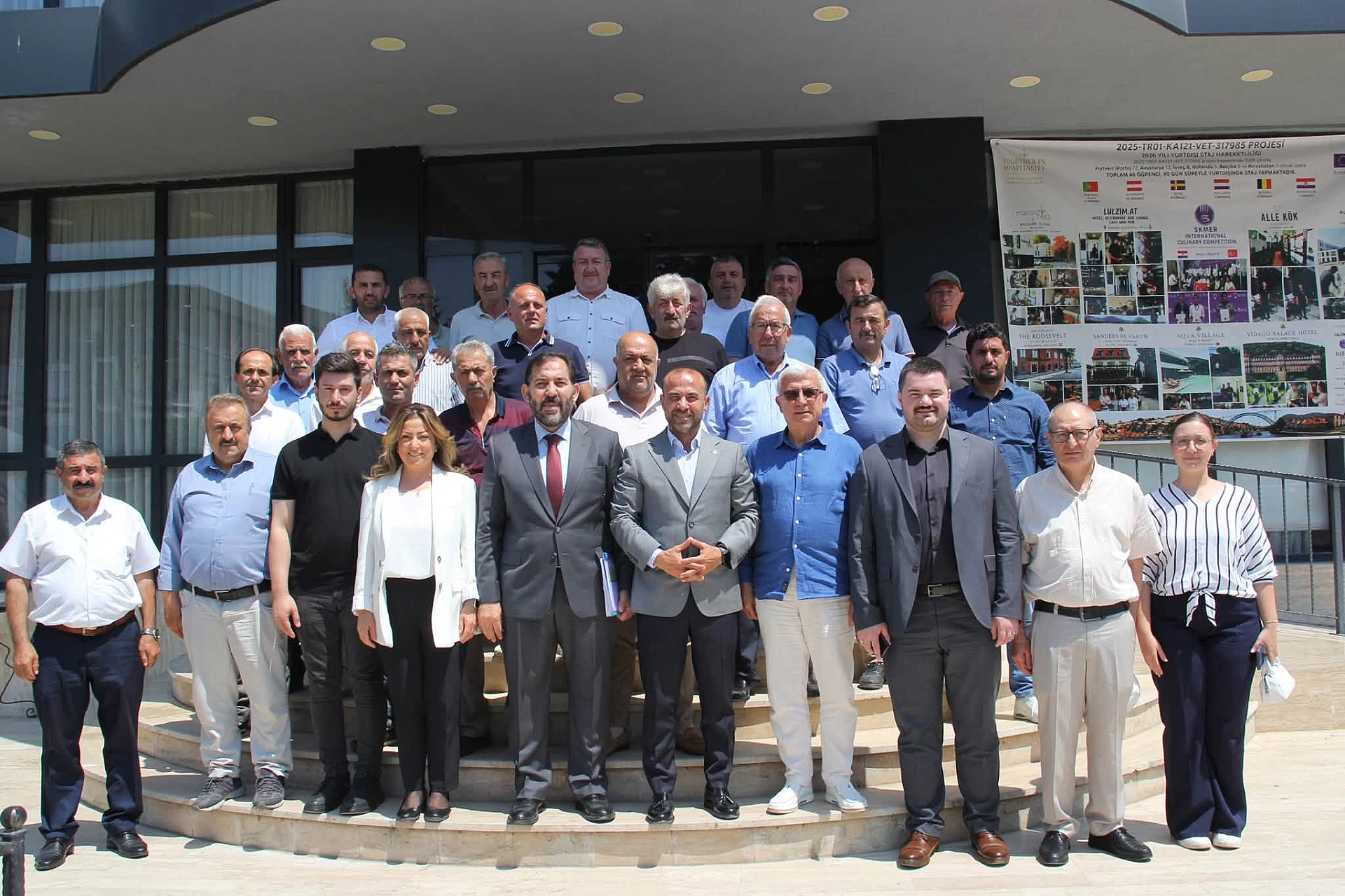 AK PARTİ MUHTARLARI DİNLEDİ