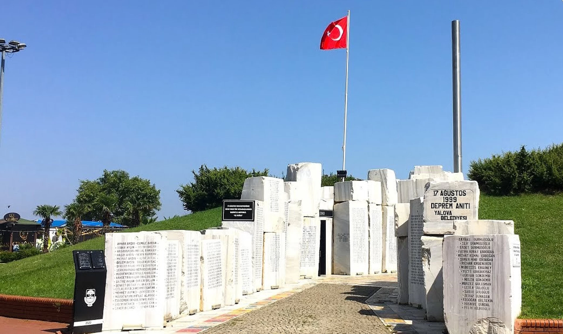 DEPREMDE KAYBEDİLEN CANLAR ANILACAK