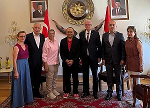 ENDONEZYA'NIN BAĞIMSIZLIK GÜNÜNÜ KUTLADILAR