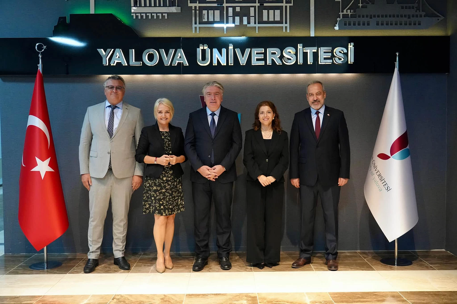 ÜNİVERSİTEDE GÖREV DEĞİŞİMİ