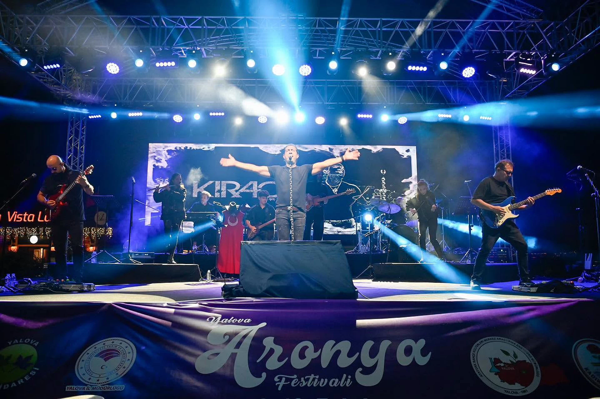 FESTİVAL COŞKUSU KIRAÇ'LA ZİRVEYE ÇIKTI