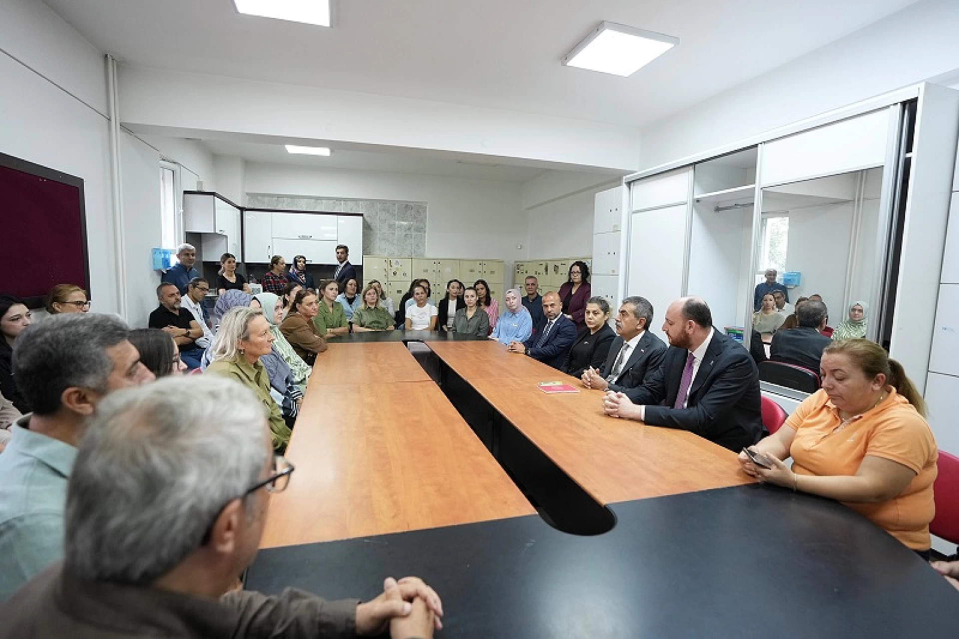 BAKAN TEKİN'DEN BAŞSAĞLIĞI ZİYARETİ