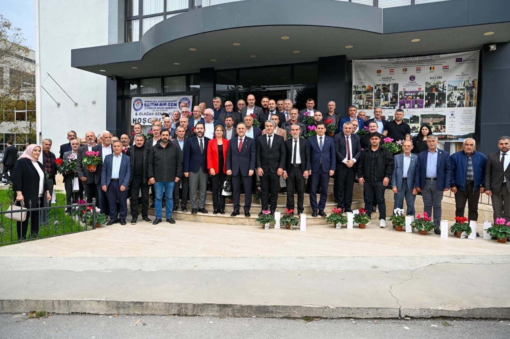 VALİ USTA MUHTARLARLA BULUŞTU