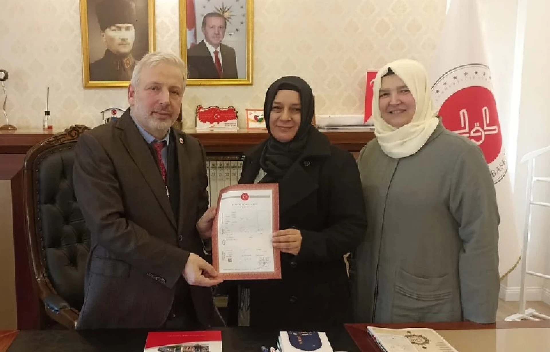 ŞEHİDİN EŞİ EVİNİ DİYANETE BAĞIŞLADI