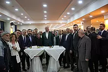 SİYASİ PARTİLERDE BAYRAMLAŞMA YAPILDI