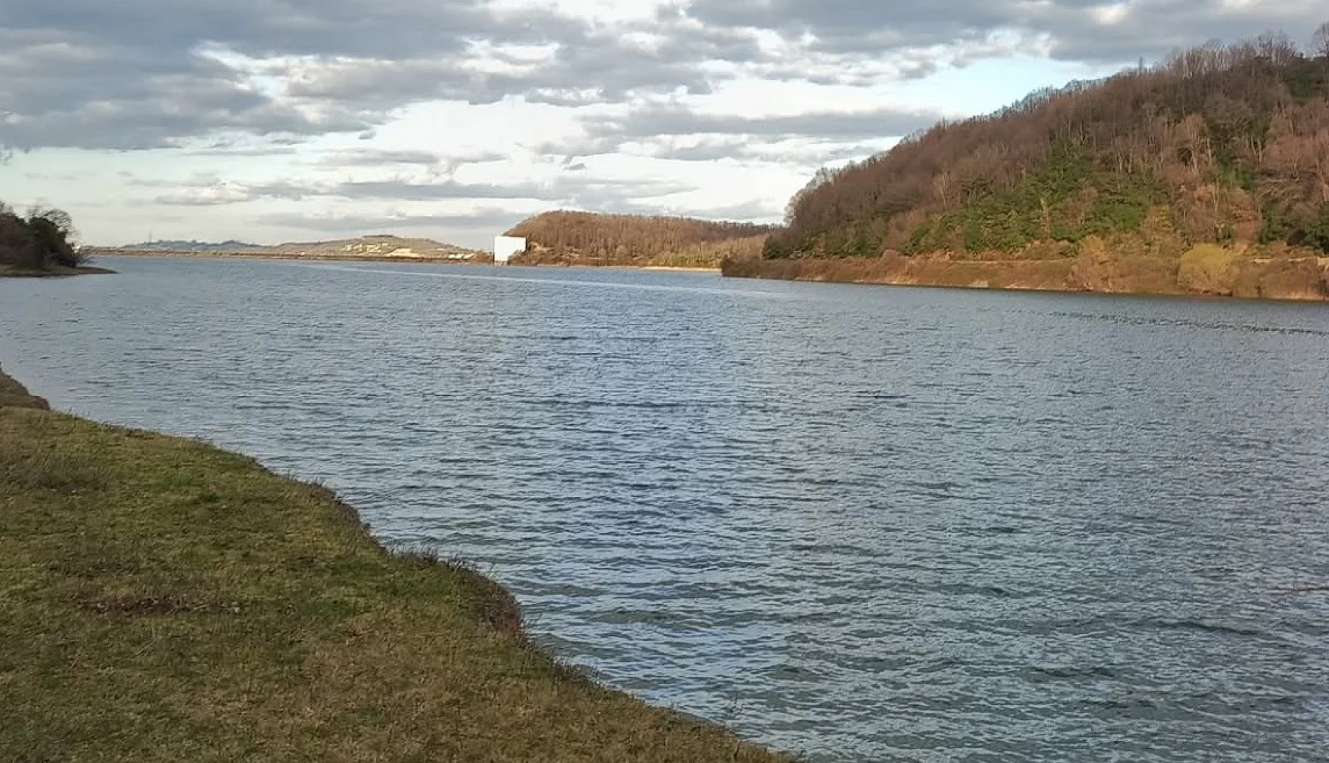 BARAJ DOLDU, KAPAKLAR AÇILDI