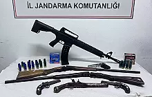 ALTINOVA'DA TARİHİ SİLAHLAR ELE GEÇİRİLDİ