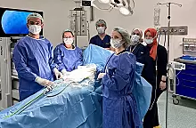 KAPALI SAFRA KESESİ AMELİYATI İLK DEFA YAPILDI