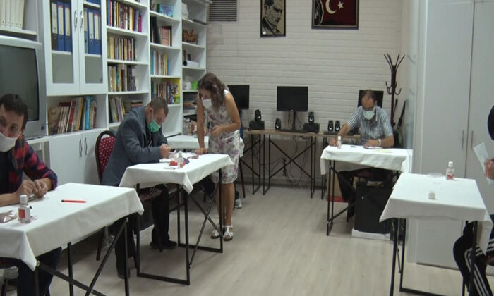 BONCUKLARDAN HEDİYELİK EŞYA YAPIYORLAR