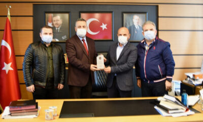 BAŞKAN ORAL’A EN ANLAMLI HEDİYE