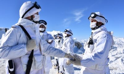 ZELİHA NİNENİN ÖRDÜĞÜ ÇORAPLAR ASKERLERE ULAŞTI