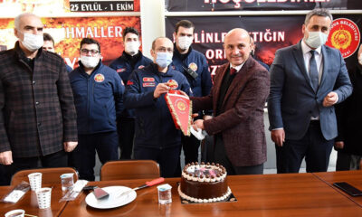 ALTINOVA, BAŞKAN ORAL’IN YENİ YAŞINI KUTLADI