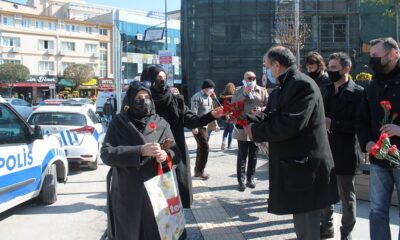 MHP TEŞKİLATI KARANFİL DAĞITTI