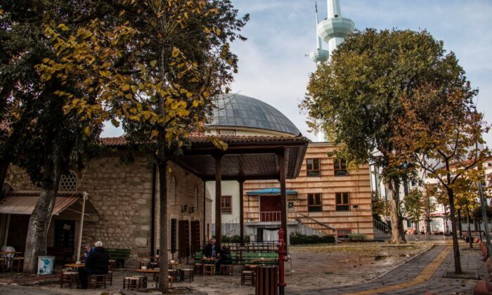 BAYRAM NAMAZI CAMİLERDE KILINABİLECEK