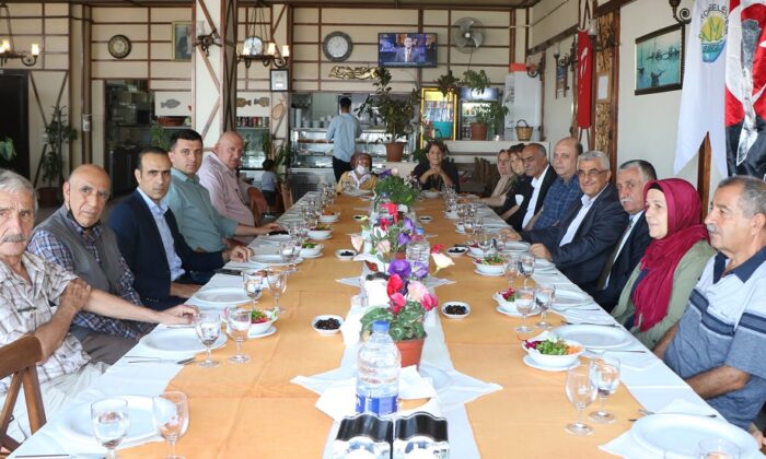 ÇINARCIK’TA GAZİLERLE YEMEKTE BULUŞTULAR