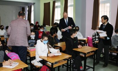 BAŞKAN SOYER’DEN ÖĞRENCİLERE EĞİTİM SETİ