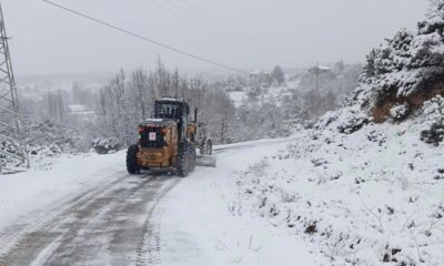 KÖY YOLLARINDA KARLA MÜCADELE SÜRÜYOR