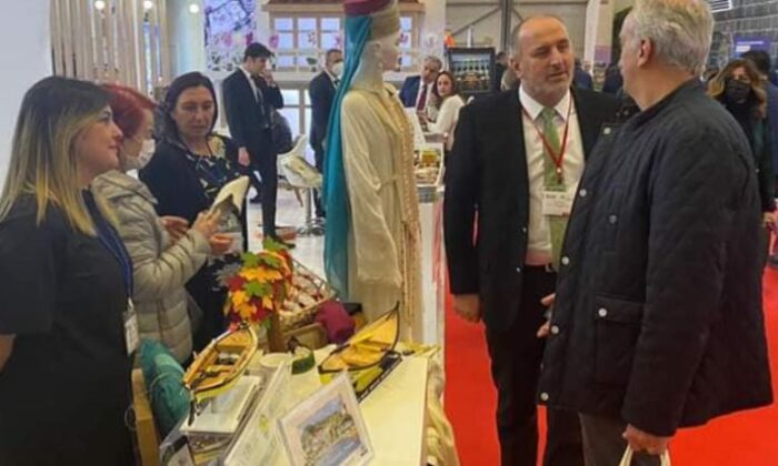 EMIT FUARINDA ÇINARCIK TANITILIYOR