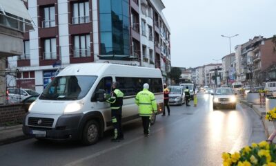 SERVİS ARAÇLARI DENETLENDİ