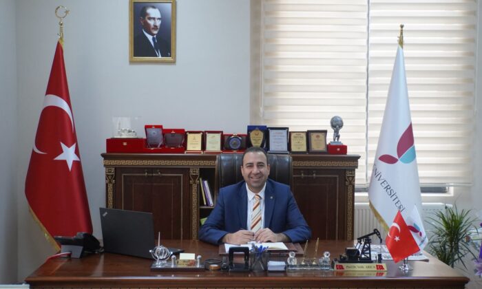 DEKAN ARICA, REKTÖR YARDIMCISI OLDU