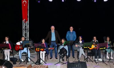 GİTAR KURSİYERLERİNDEN ENFES DİNLETİ