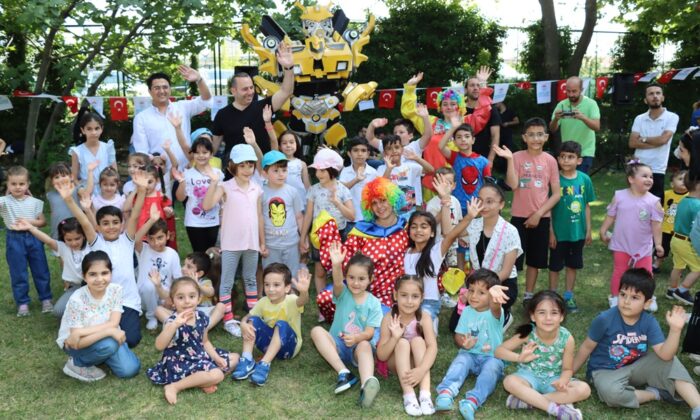 4 BİN 500 ÇOCUK GÖNÜLLERİNCE EĞLENDİ