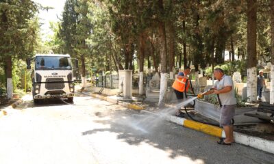 MEZARLIKLARDA TEMİZLİK YAPILIYOR