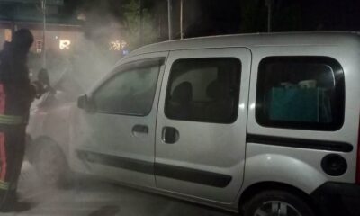 ALEV ALAN ARAÇ KISA SÜREDE SÖNDÜRÜLDÜ