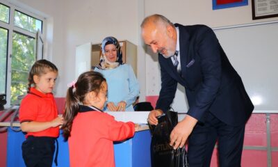 BAŞKAN SİLPAGAR’DAN 700 ÖĞRENCİYE EĞİTİM SETİ